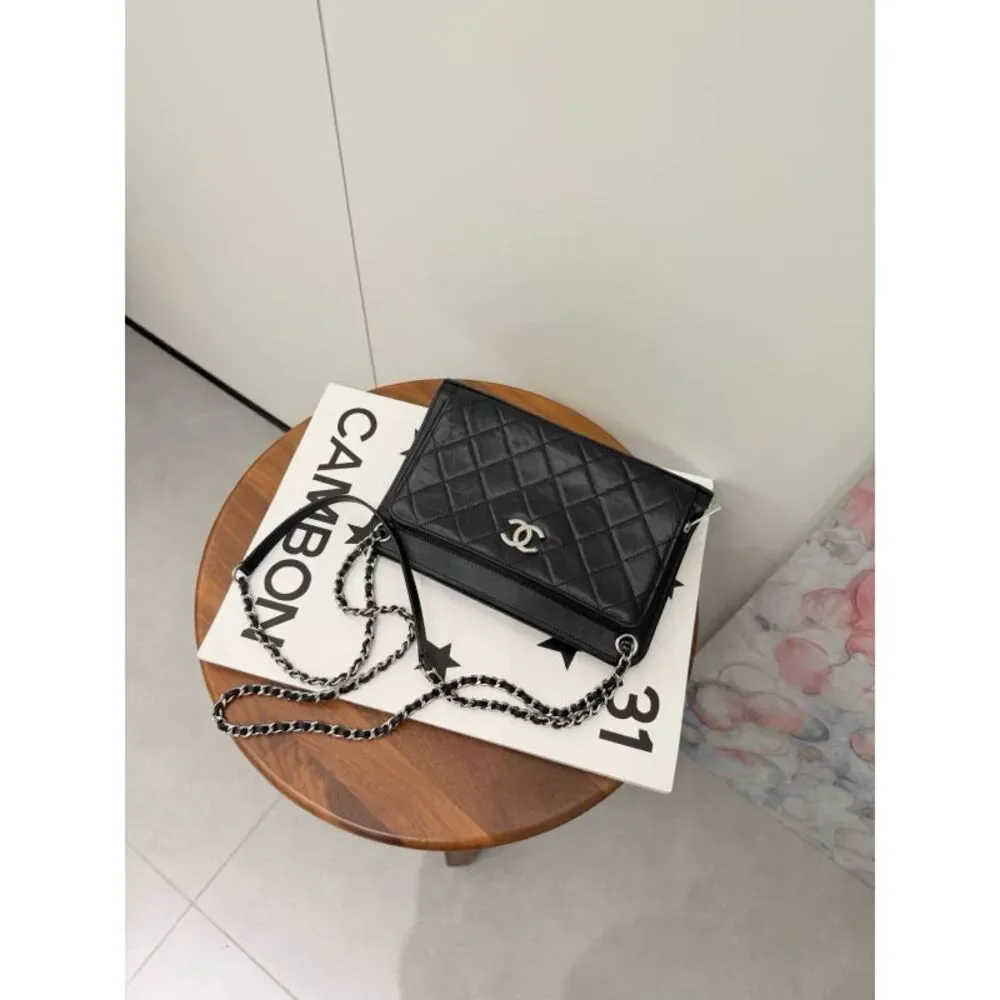CHANEL brand color